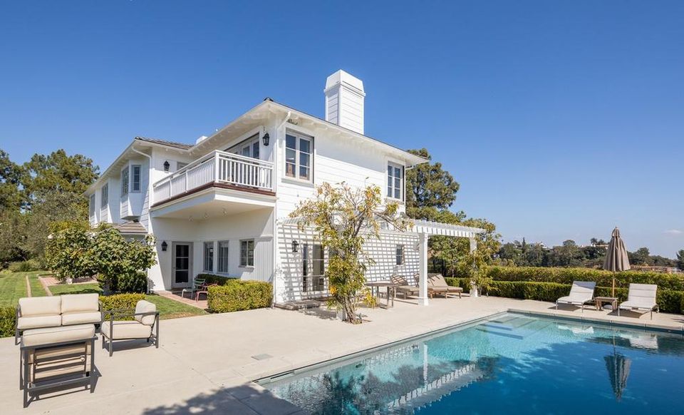 Jodie Foster Lists Beverly Hills Hideaway For Nearly $16 Million